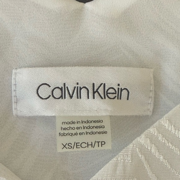 Calvin Klein white top - Picture 5 of 9